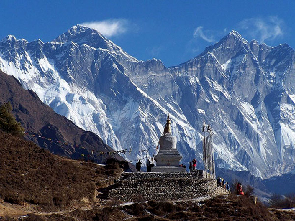 everest trek price